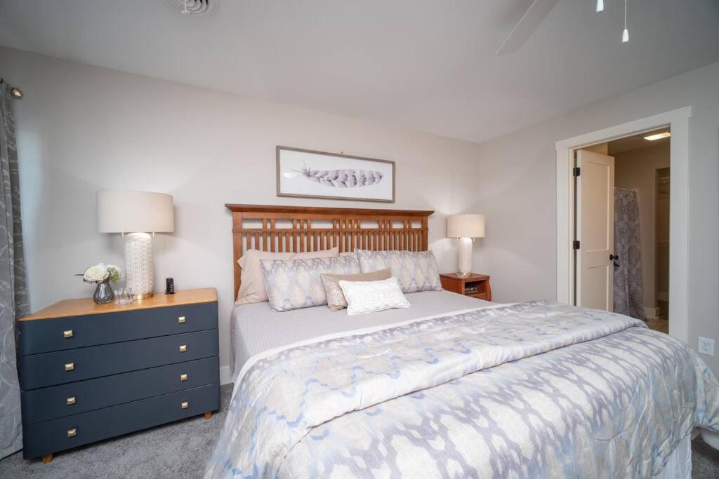 New Beautiful 3 Bedroom Condo In Bettendorf Exterior photo